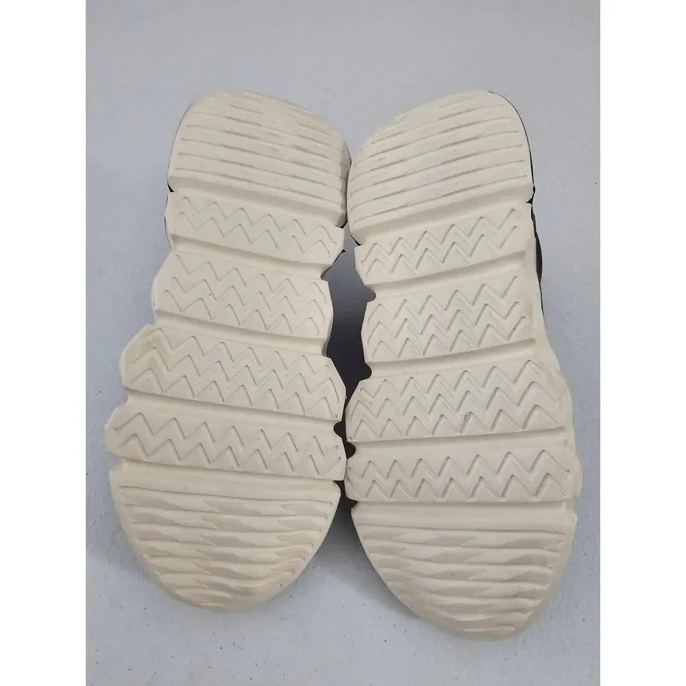 Boys Lightweight Lace-up sneakers size EU34 UK2 US 3